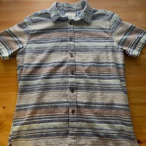 Short sleeve shirt standard fit size medium